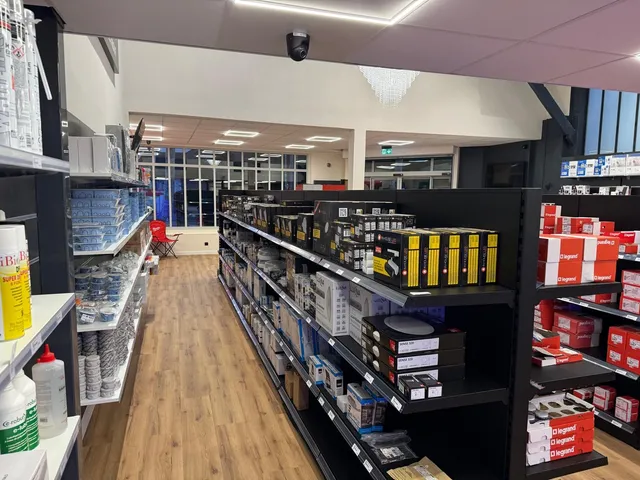Racking in the sales area fitted out in Versailles