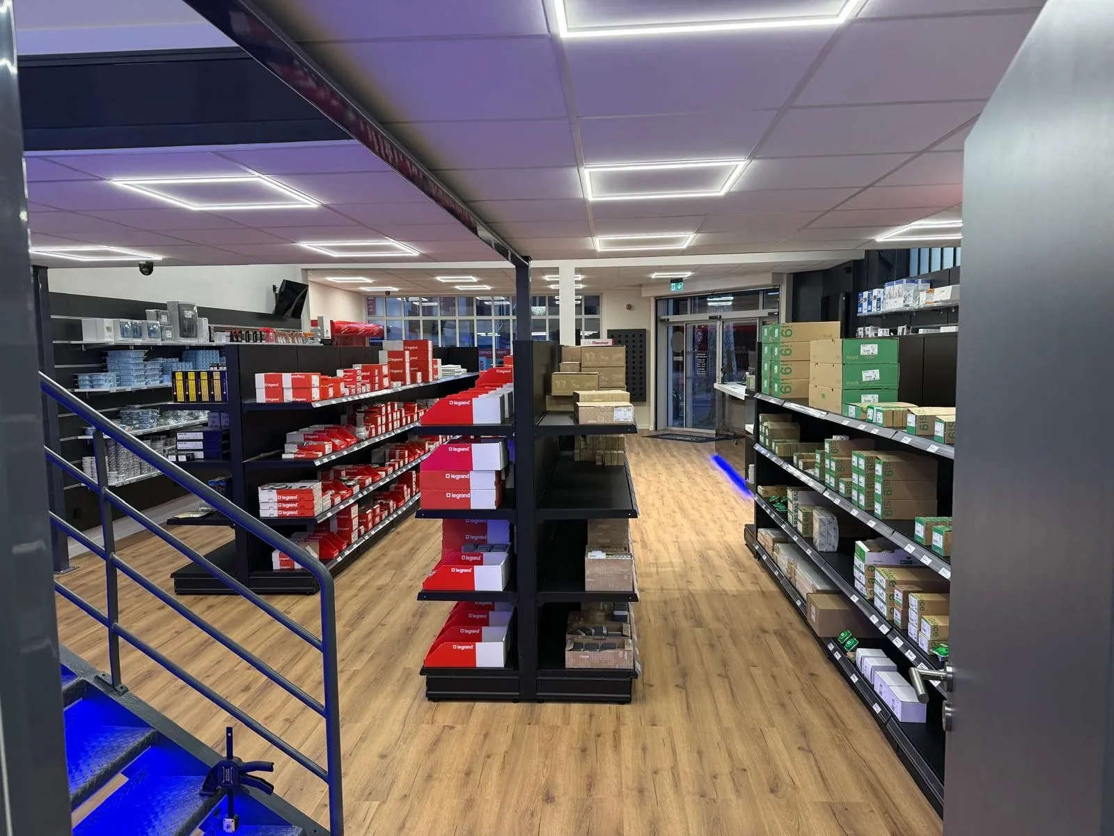Overview of the aisles fitted out in Versailles