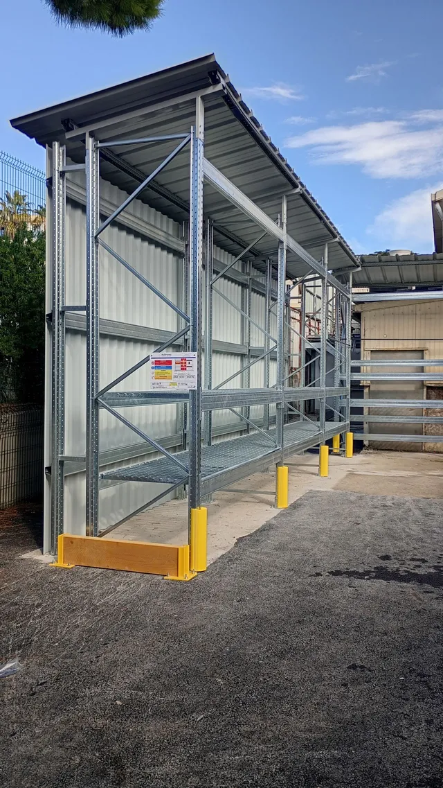 Structure and protective elements of the Tours outdoor racking