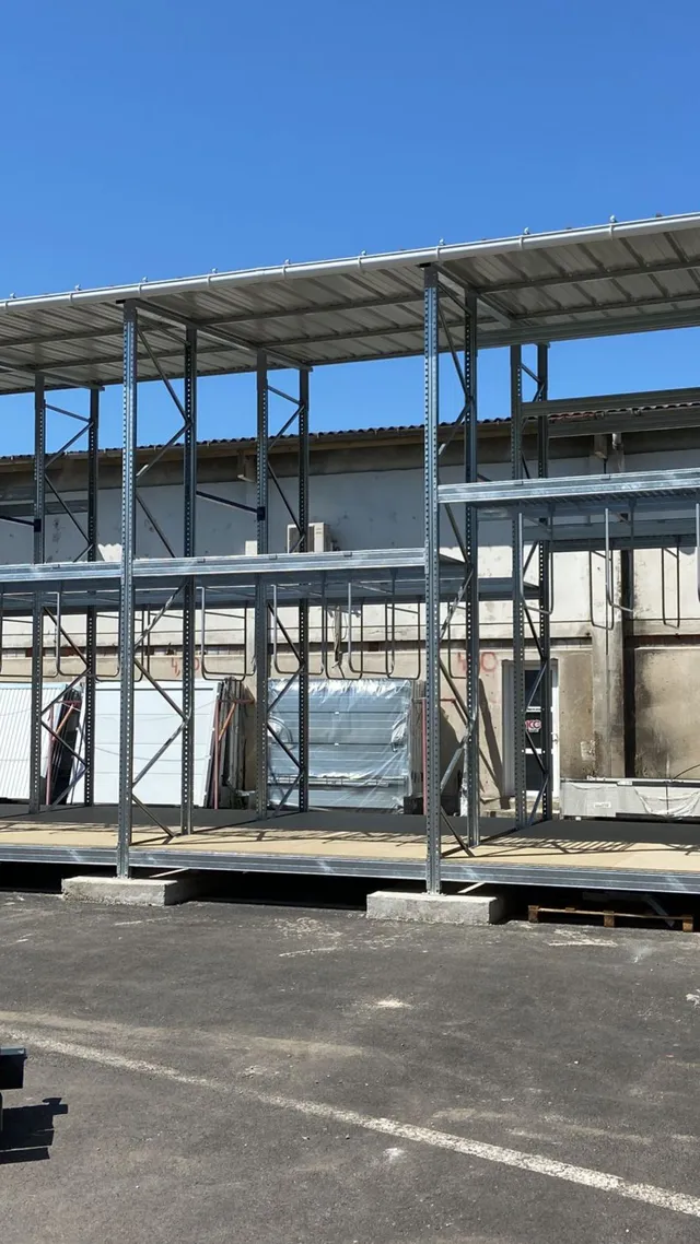 Frame and racking of the Le Grau-du-Roi installation