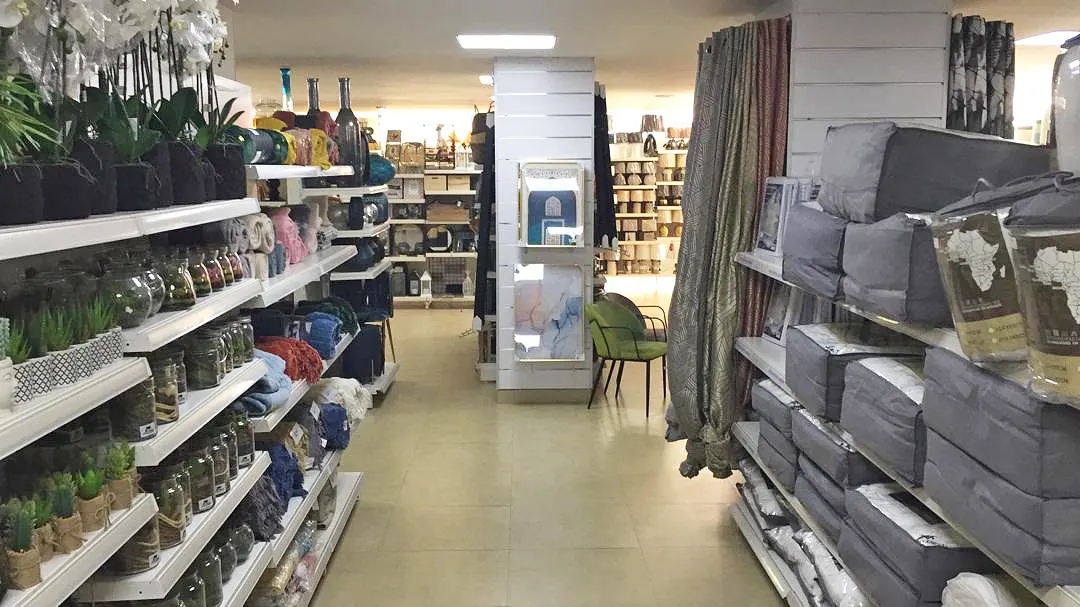 Magasin décoration et bazar – vue rapprochée