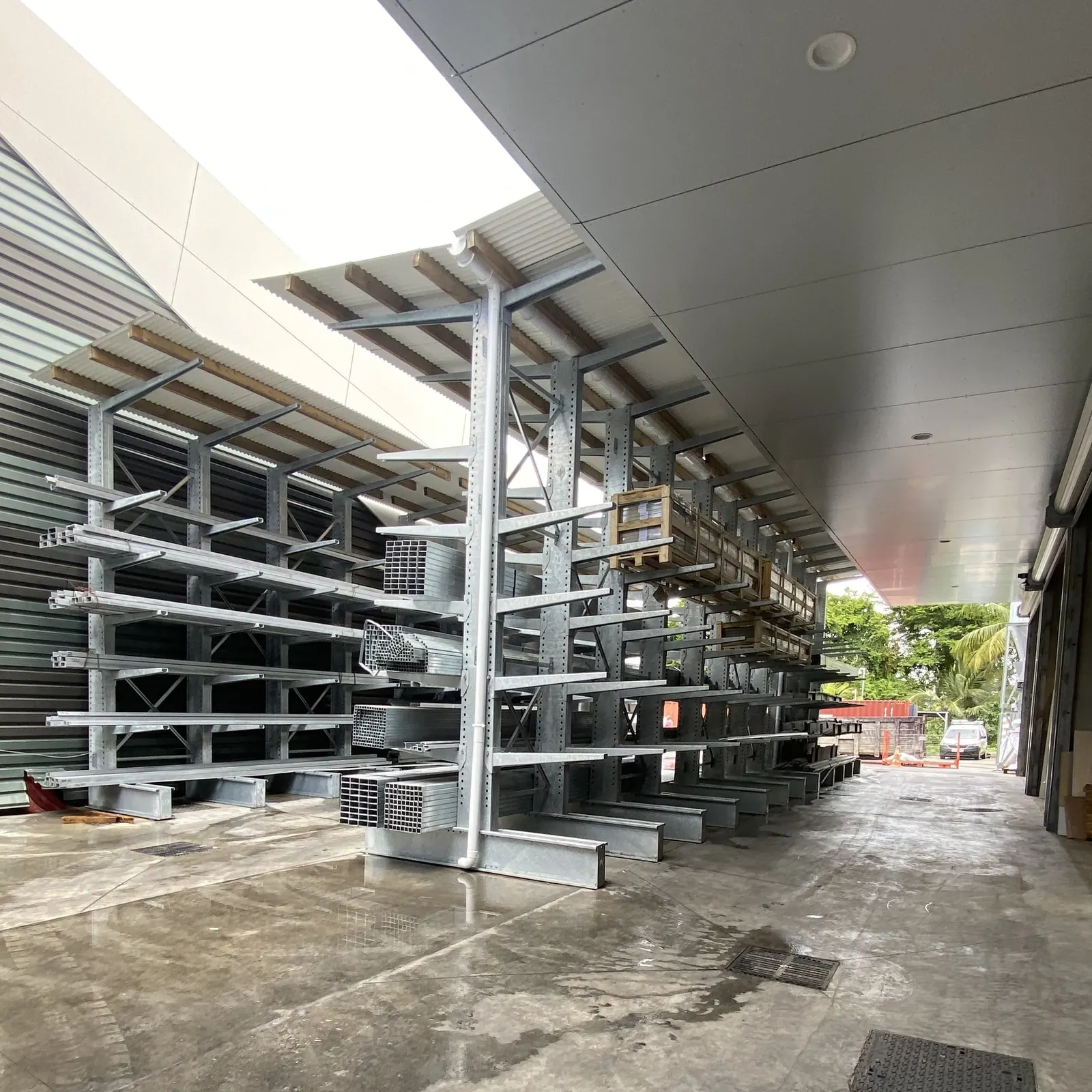 Zone de stockage d’un magasin de bricolage – Baie-Mahault (Guadeloupe)