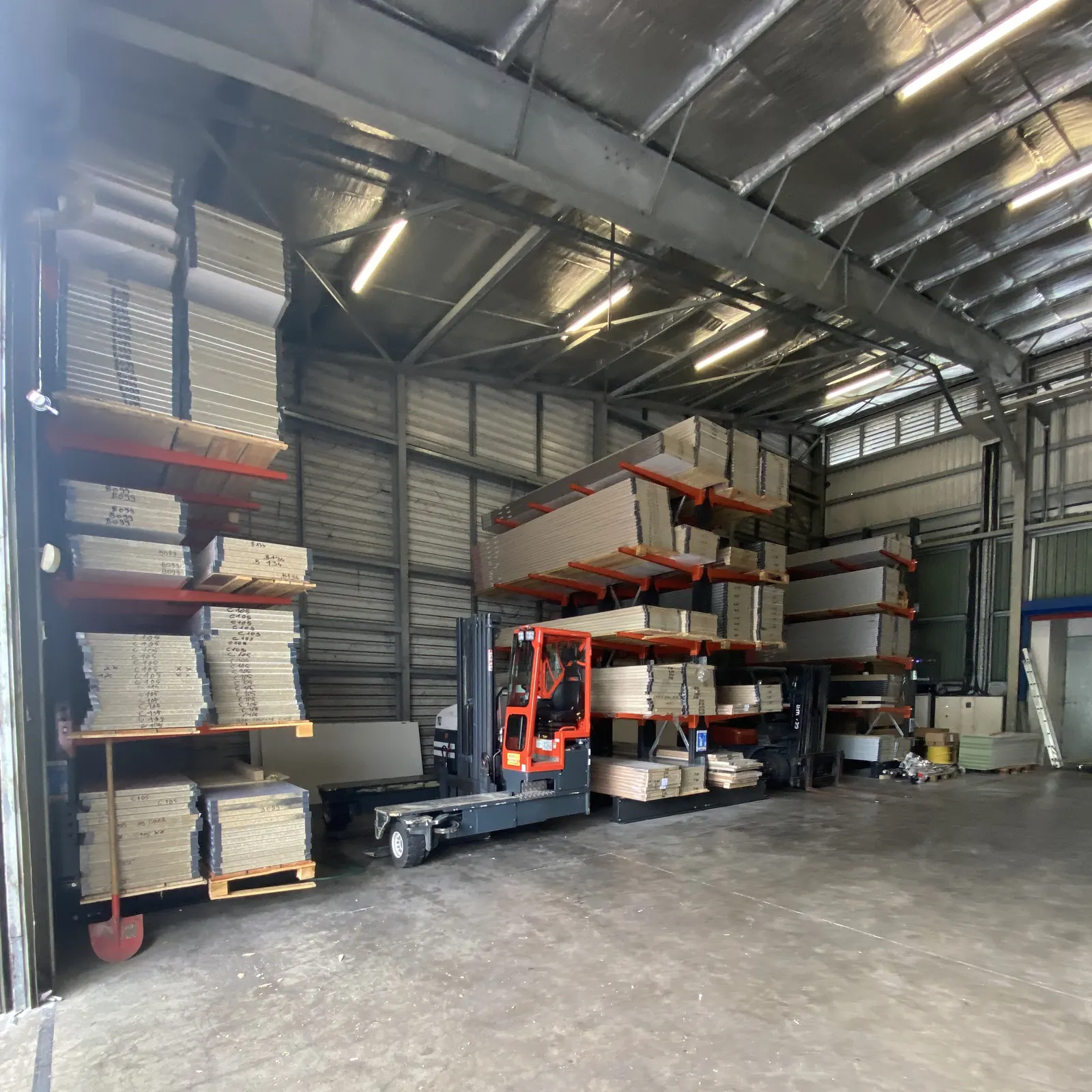 Zone de stockage d’un magasin de bricolage – détail de l’installation
