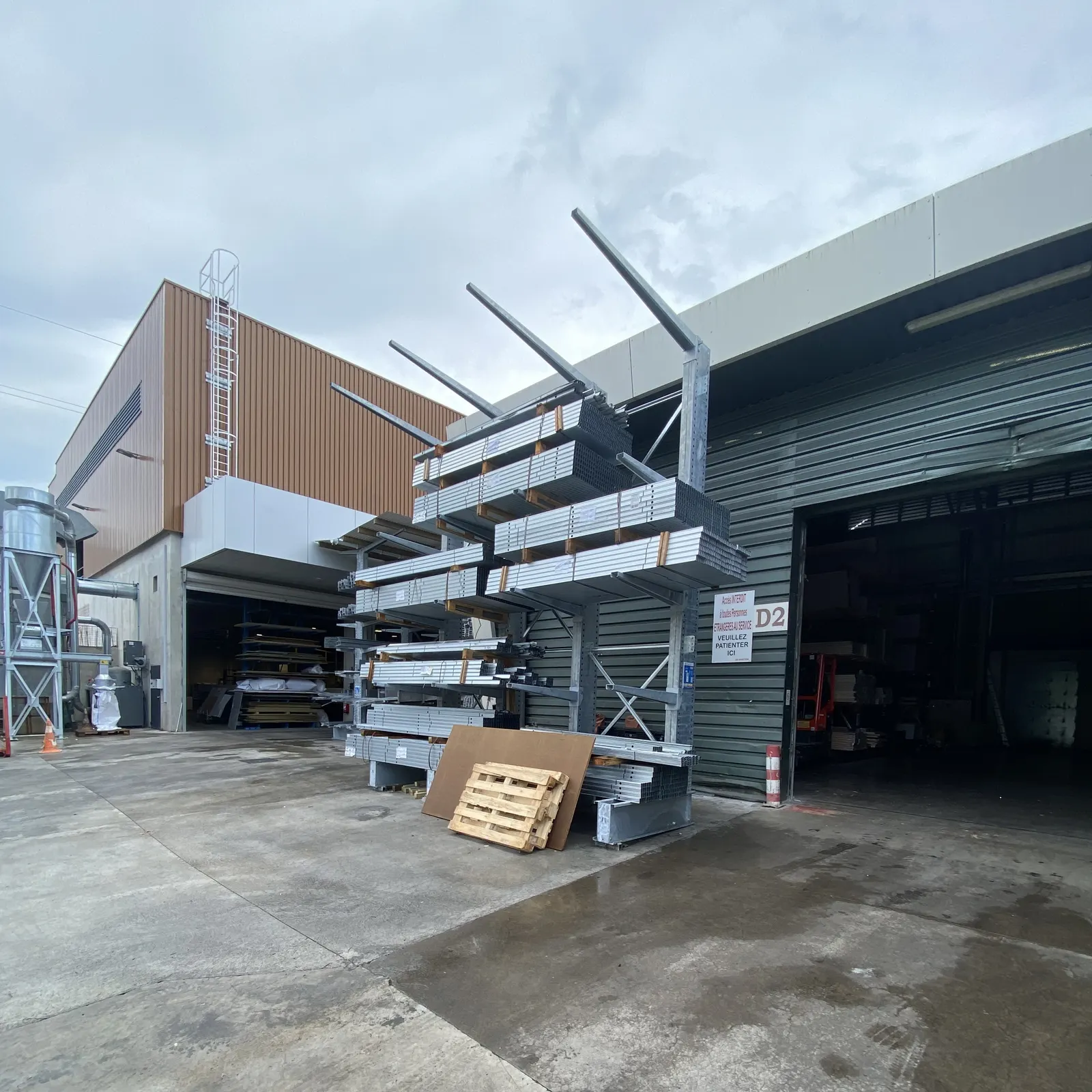 Zone de stockage d’un magasin de bricolage – détail de la structure