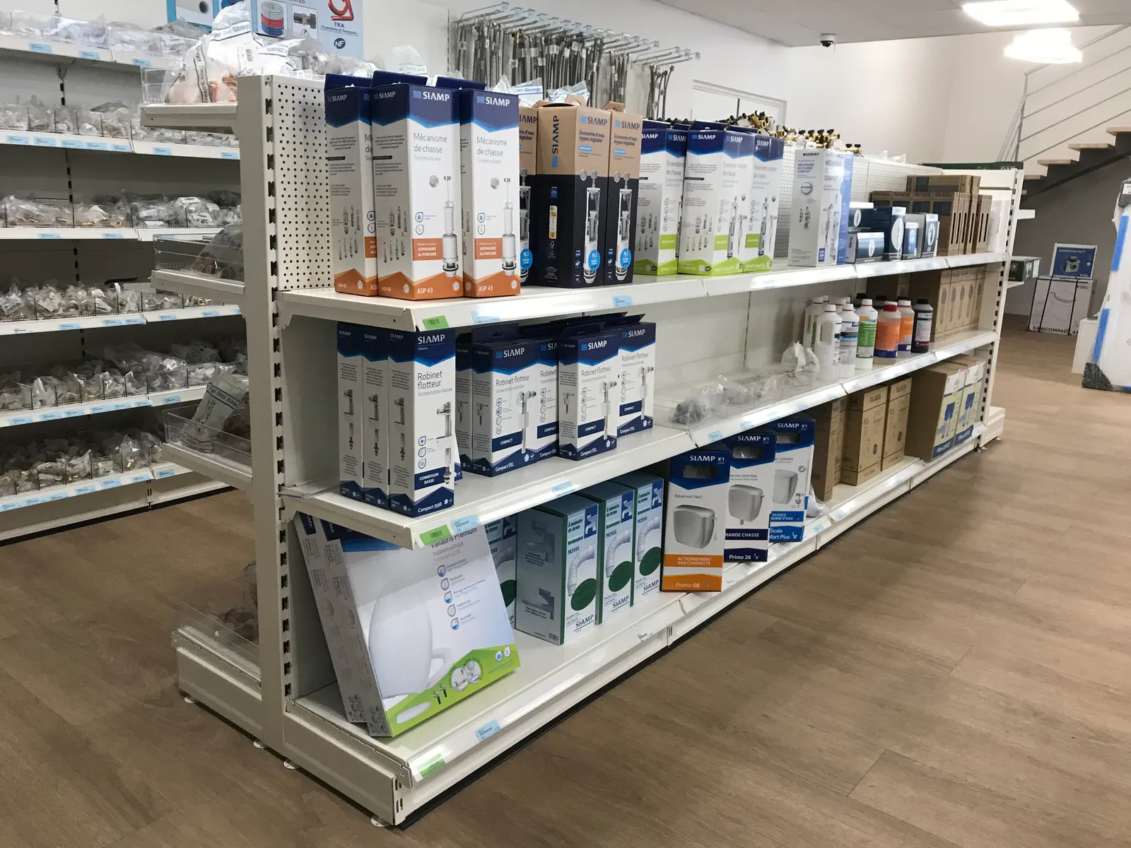 Magasin de bricolage électricité et plomberie – installation en situation