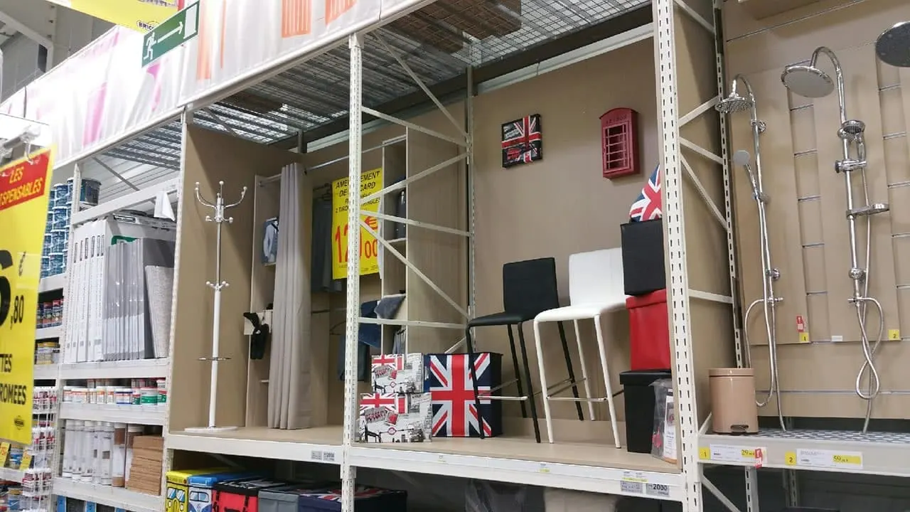 Rayonnage pour grande surface de bricolage – vue d’ensemble du chantier