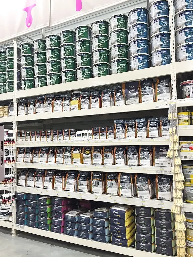 Rayonnage pour grande surface de bricolage – détail de l’installation