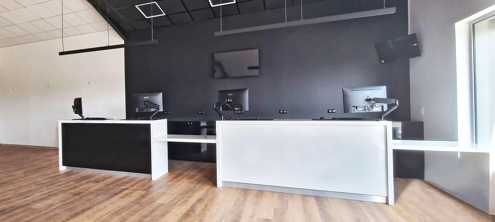 Magasin de bricolage électricité plomberie – Saint-Maximin-la-Sainte-Baume (Var)