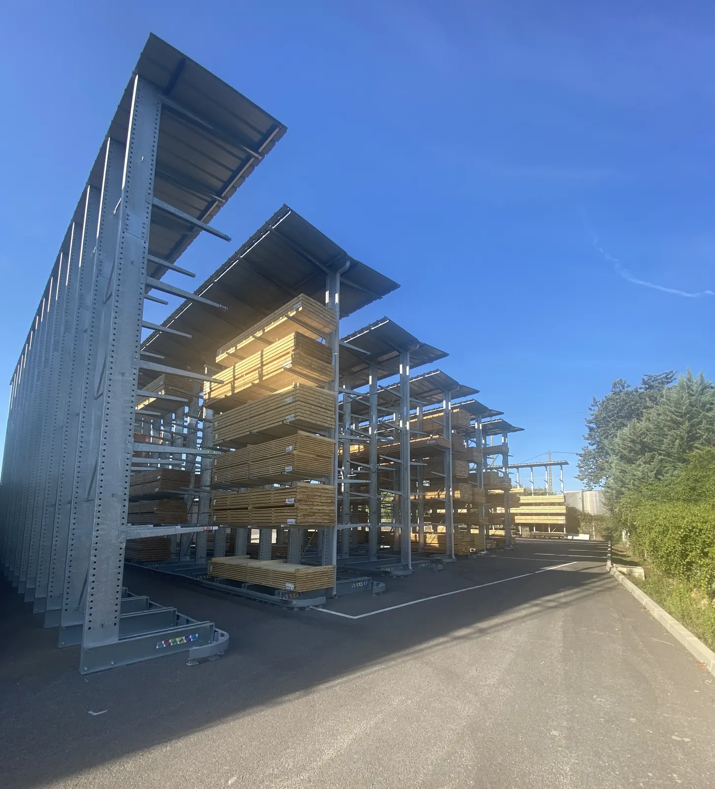 Cantilevers pour entrepôt extérieur – détail de la structure