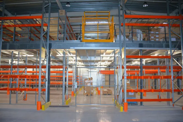 Logistics warehouse fit-out – the installation in use