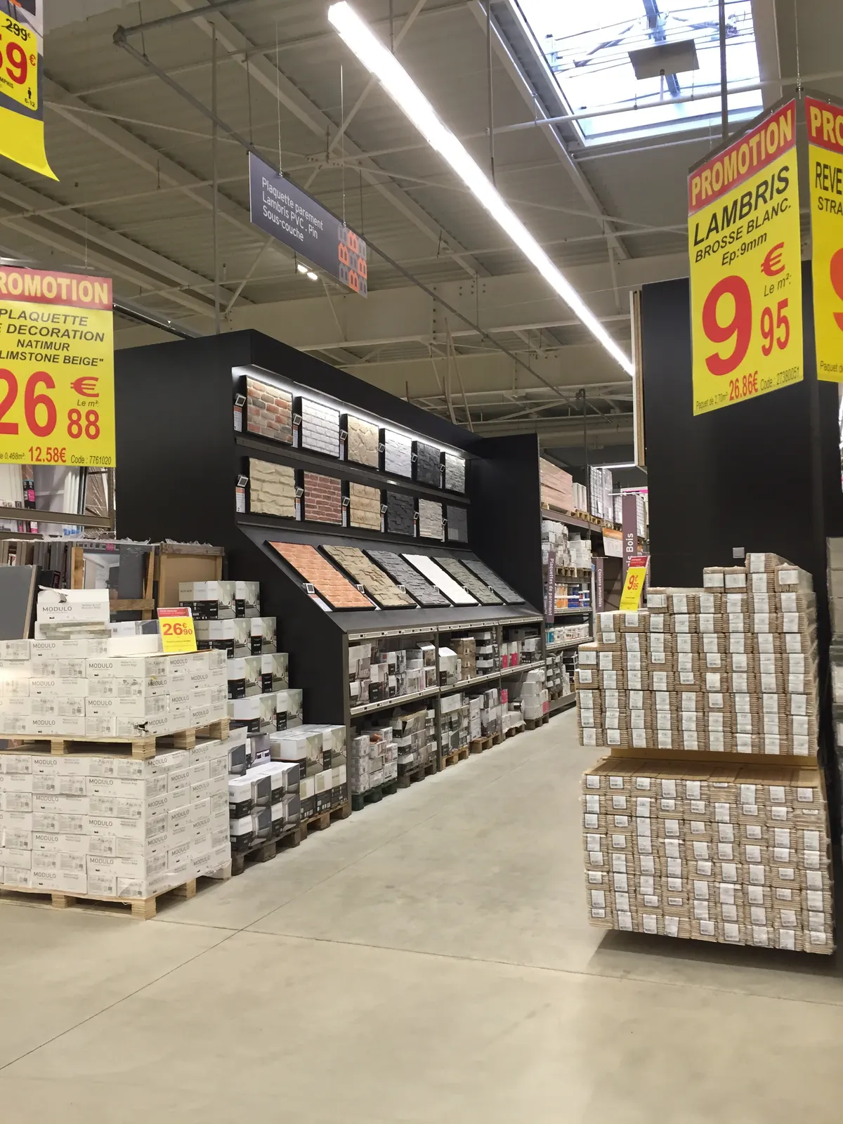 Rayonnage pour grande surface de bricolage – autre vue du chantier
