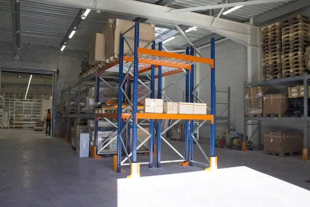 Pallet storage in a warehouse – overall view of the project
