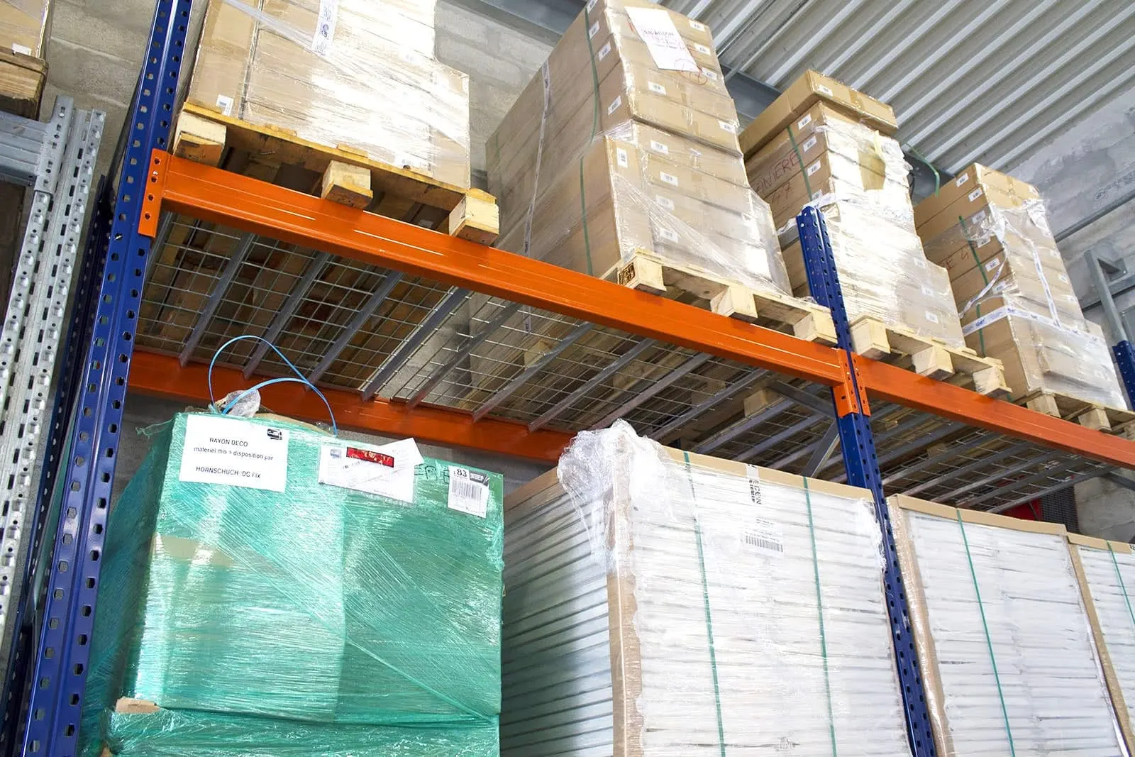 Stockage de palettes en entrepôt – détail de l’installation