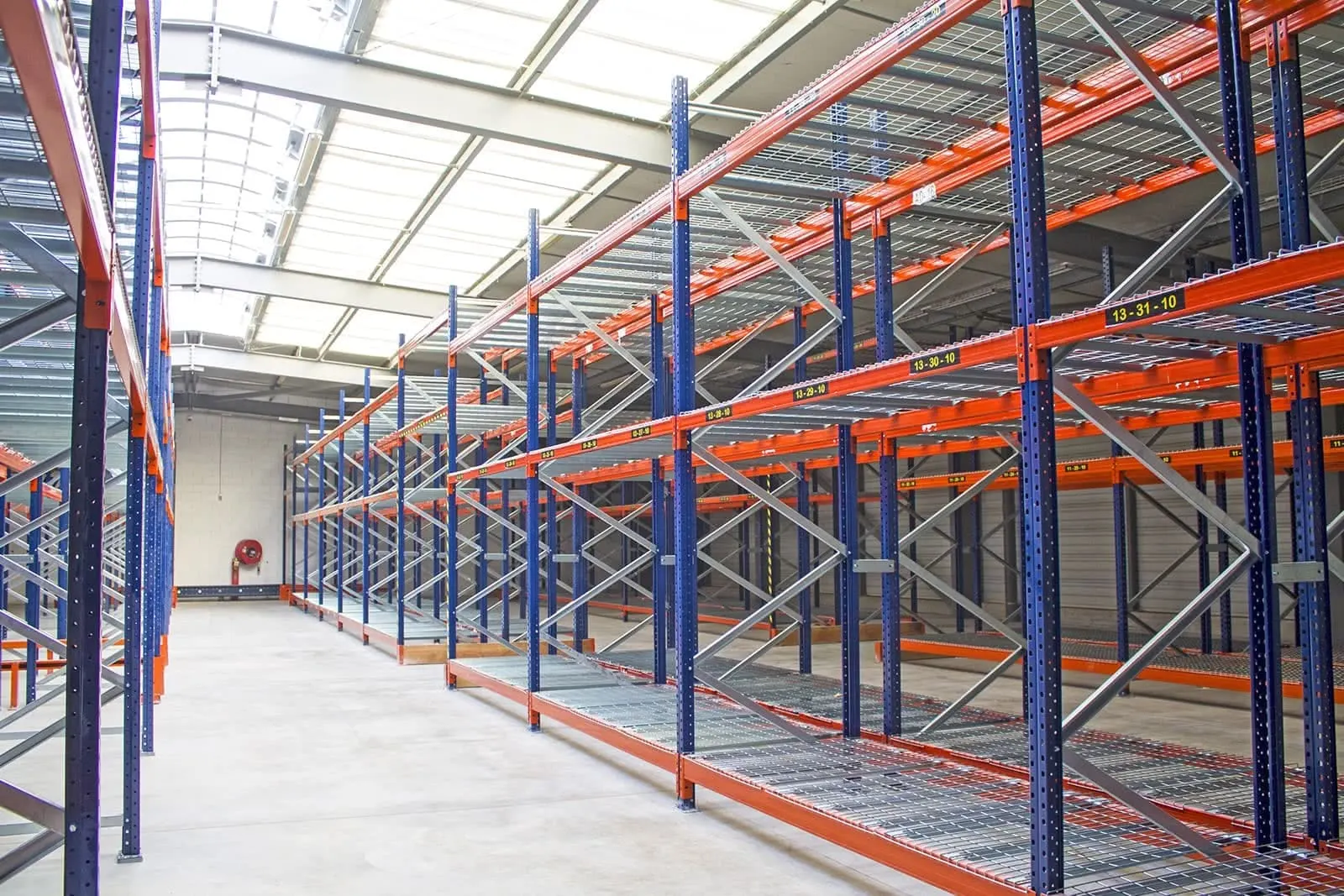 Stockage de palettes sur palettier – vue rapprochée