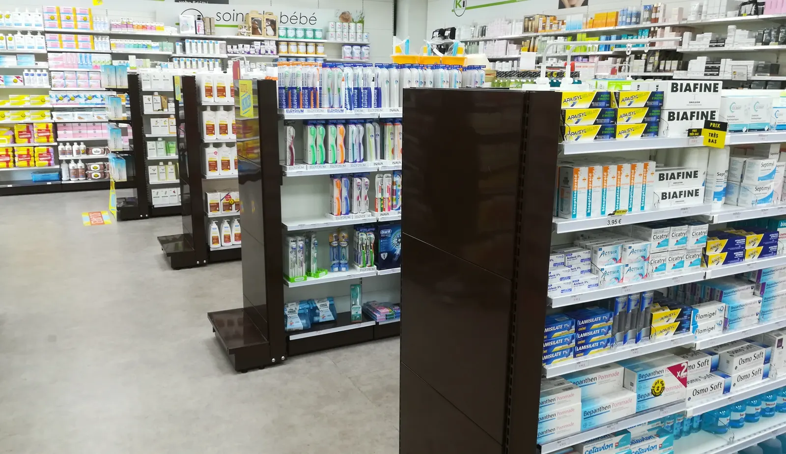 Agencement d’une pharmacie – détail de la structure