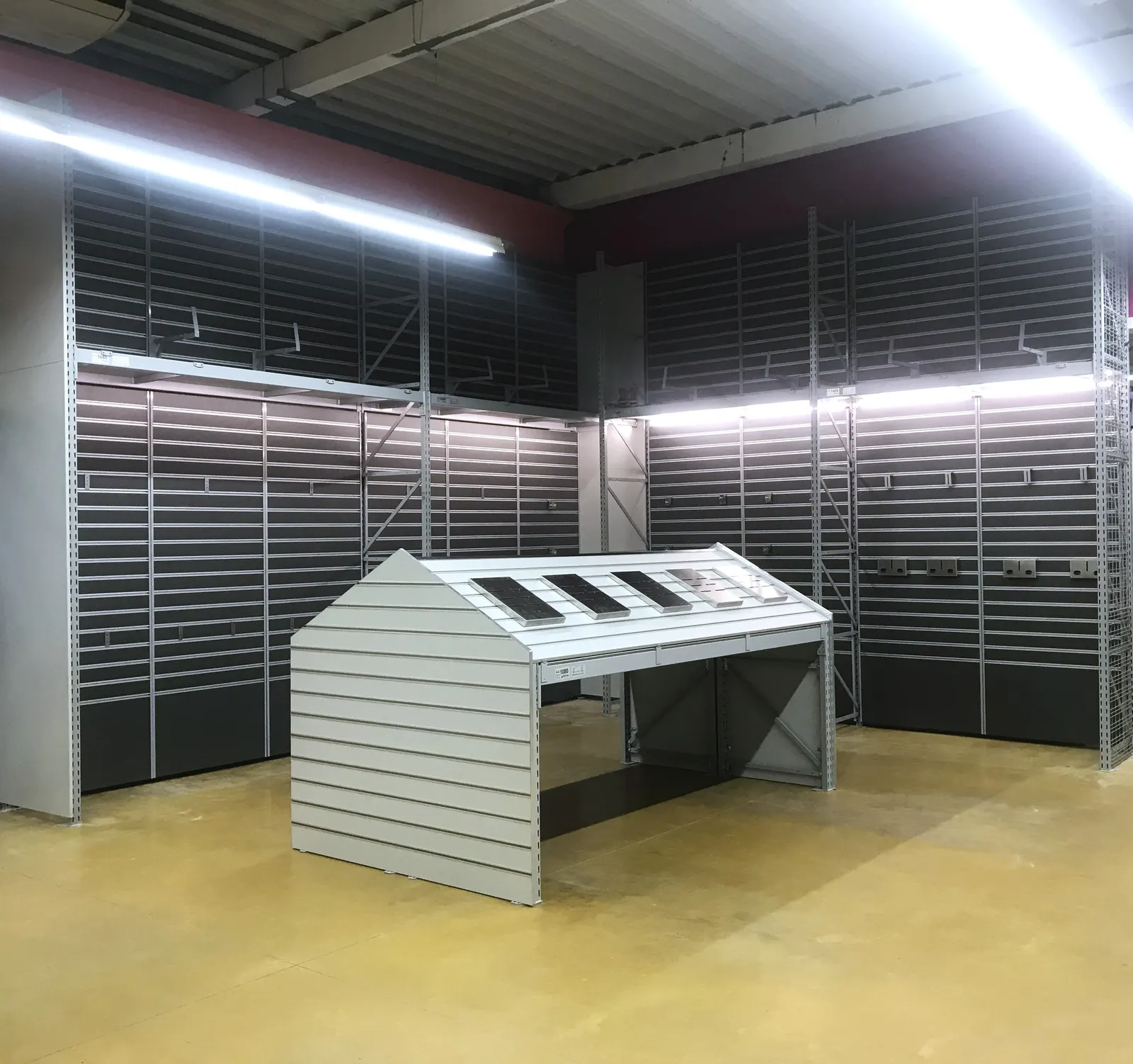 Rack à intégration gondole et îlot central – Milhaud (Gard)