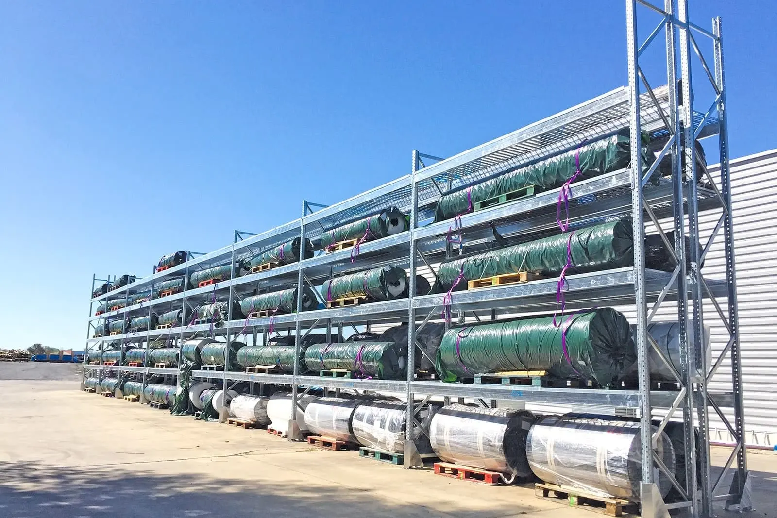 Rayonnage de stockage en extérieur – Nîmes (Gard)