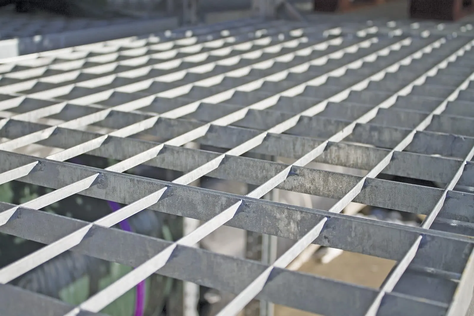 Rayonnage de stockage en extérieur – installation en situation