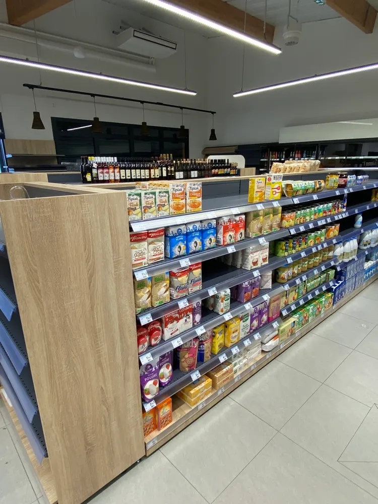 Rayonnage pour un supermarché – Saint-Mamet-la-Salvetat (Cantal)