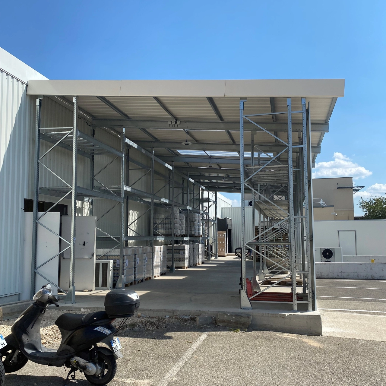 carport de stockage ou casier autoportant industriel