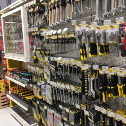 aménagement rayon outillage pour magasin de bricolage gsb