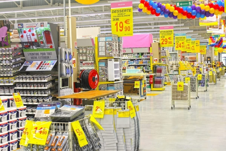 Accessoires de magasin autoportants 3