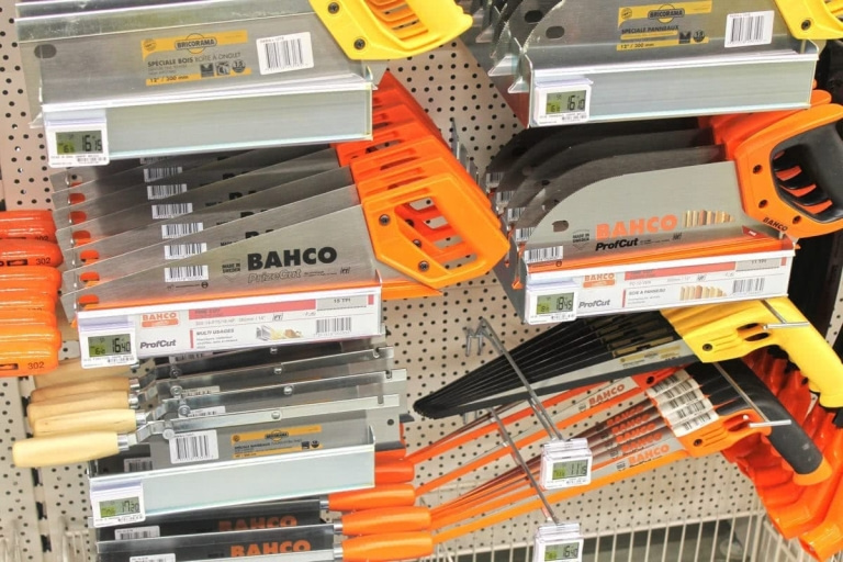 Accessoires de gondole sur panneaux de fond 2