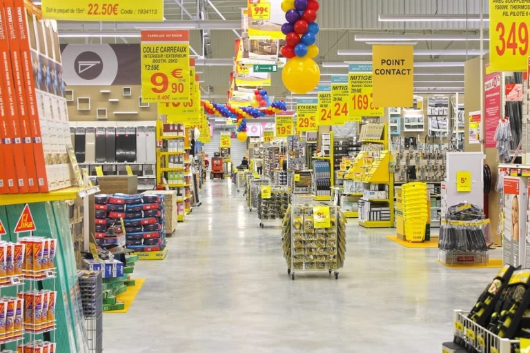 Accessoires de magasin autoportants 2