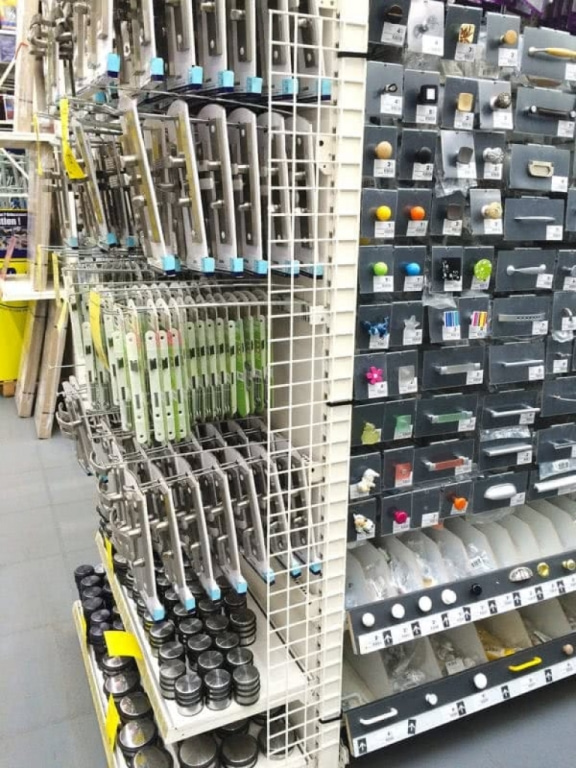 Accessoires de gondole sur colonnes 3