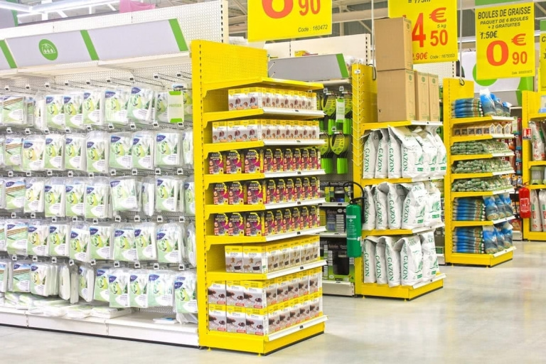 Tête de gondole avec / sans piètements 4