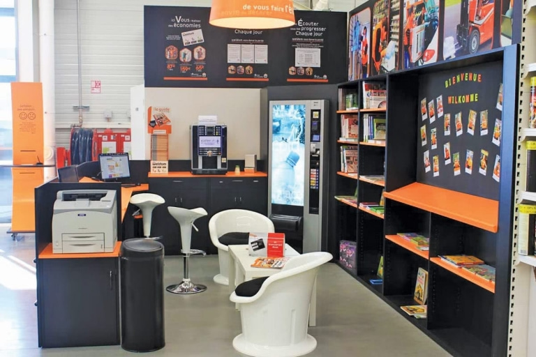 Comptoirs accueil mobilier bois sur mesure 8