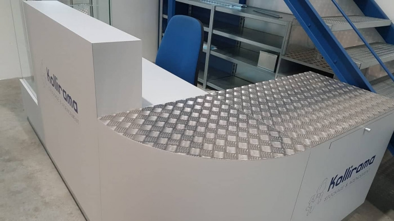 Comptoirs accueil mobilier bois sur mesure 6